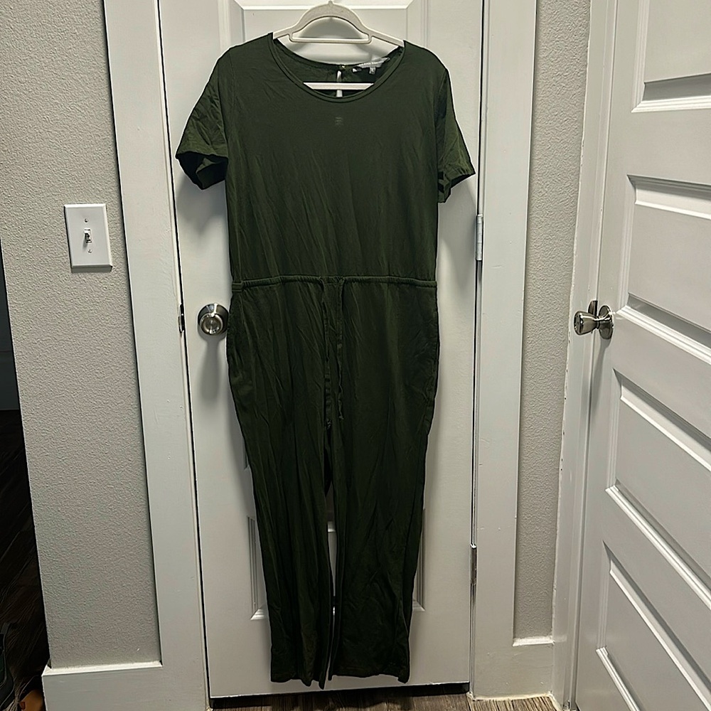 XL Royal Standard short sleeve hunter green jumpsuit with pockets & drawstring.